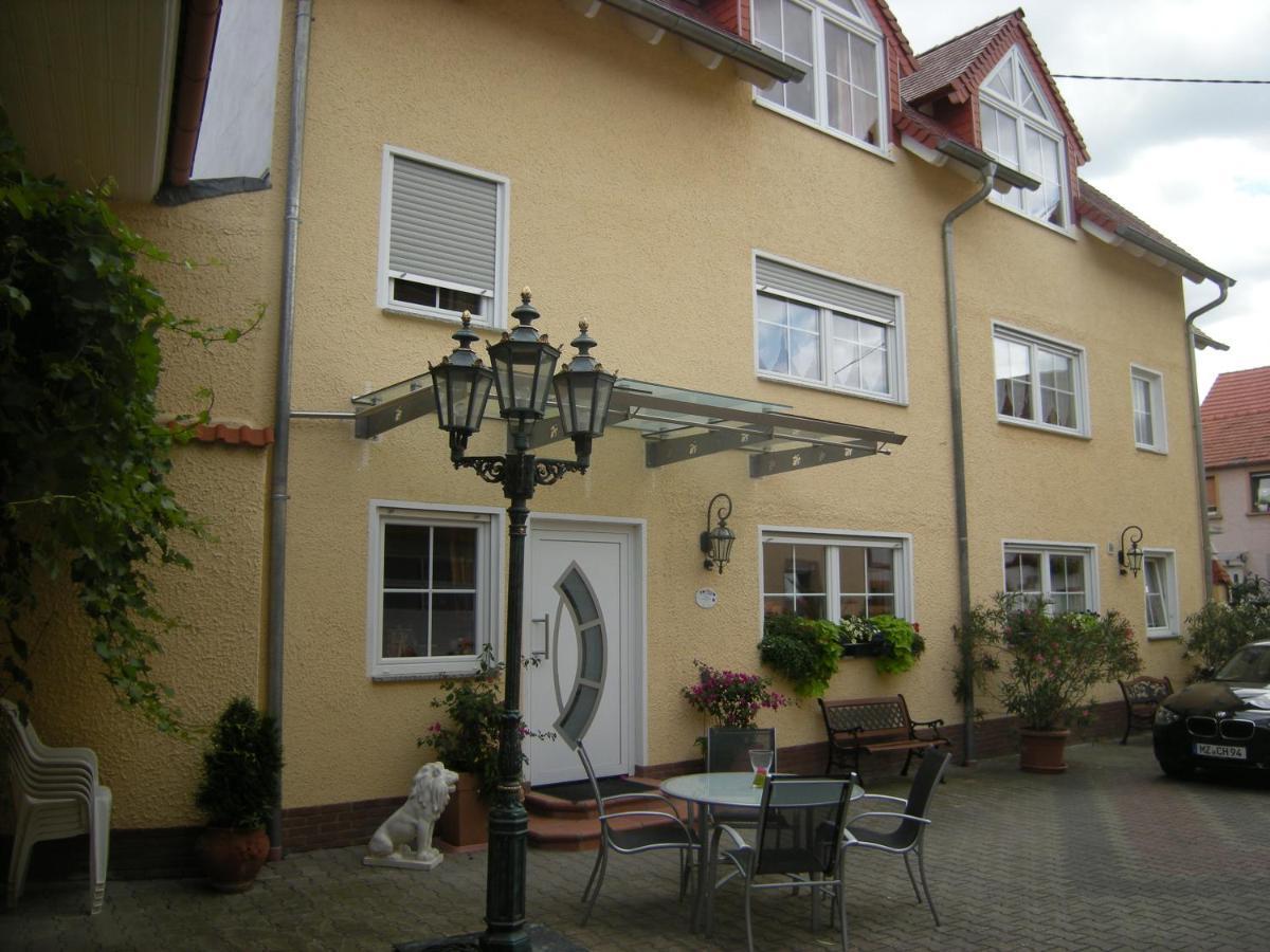 Weingut Und Gaestehaus Henrici Friesenheim is an Ortsgemeinde エクステリア 写真