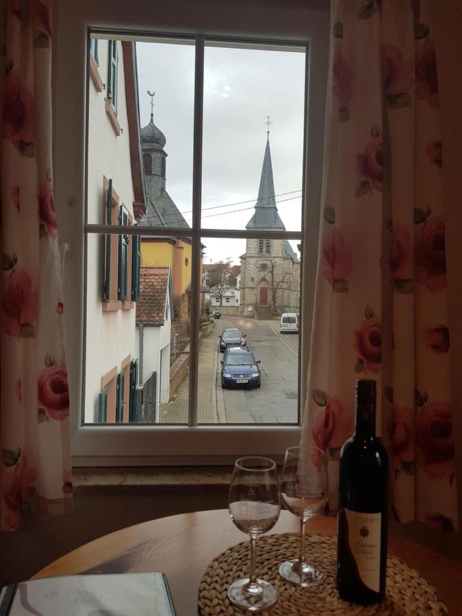 Weingut Und Gaestehaus Henrici Friesenheim is an Ortsgemeinde エクステリア 写真